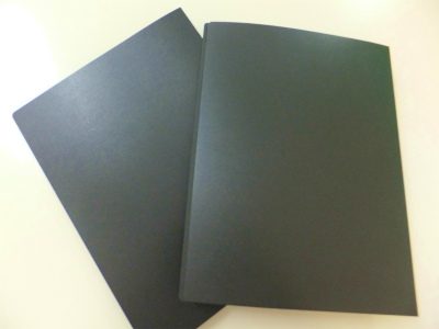 同じ見た目のバインダーで価格が違う?