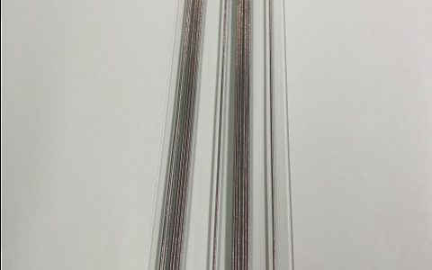 このような特殊な金具を使うバインダーも作ります。 このような特殊な金具を使うバインダーも作ります。